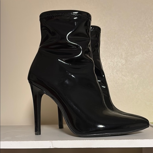 Jessica Simpson Black Patent Heeled Boots - Picture 1 of 4